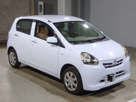 2012 Toyota Pixis Epoch LA300A[2]