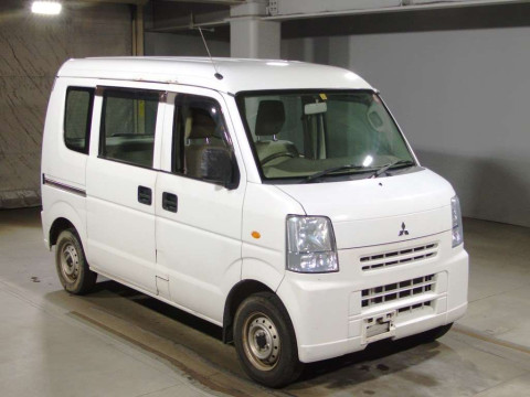 2014 Mitsubishi Minicab Van DS64V[2]