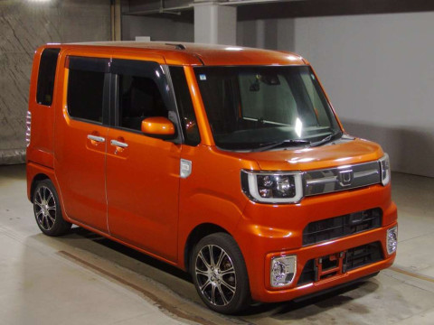 2017 Daihatsu Wake LA700S[2]