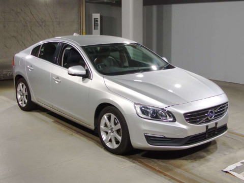 2015 Volvo S60 FD4204T[2]