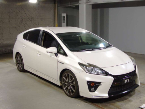 2012 Toyota Prius ZVW30[2]