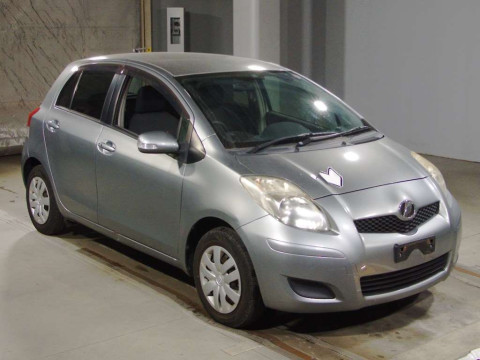 2010 Toyota Vitz SCP90[2]