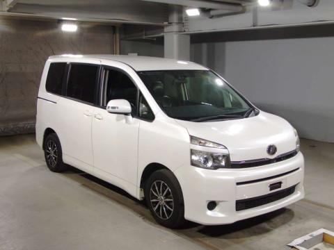 2012 Toyota Voxy ZRR70G[2]