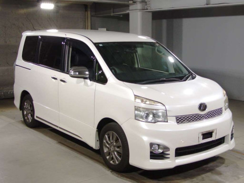 2012 Toyota Voxy ZRR70W[2]