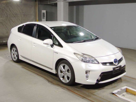 2013 Toyota Prius ZVW30[2]