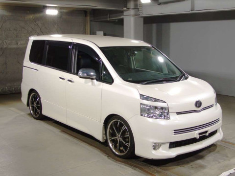 2010 Toyota Voxy ZRR70W[2]