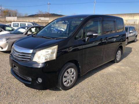 2012 Toyota Noah ZRR70G[0]