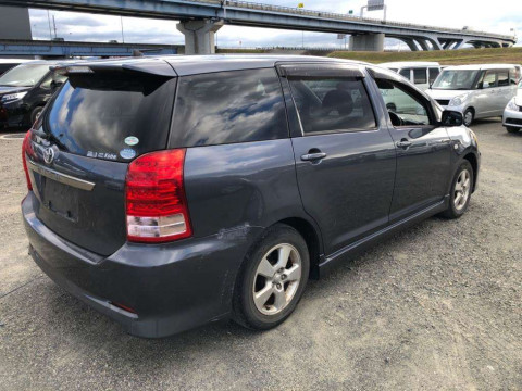 2005 Toyota Wish ZNE10G[1]