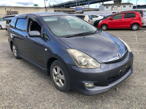 2005 Toyota Wish ZNE10G[2]