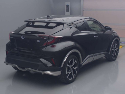 2018 Toyota C-HR ZYX10[1]