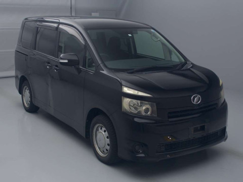 2009 Toyota Voxy ZRR70G[2]