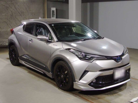 2019 Toyota C-HR ZYX10[2]