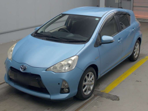 2013 Toyota Aqua NHP10[0]