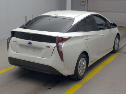 2015 Toyota Prius ZVW50[1]