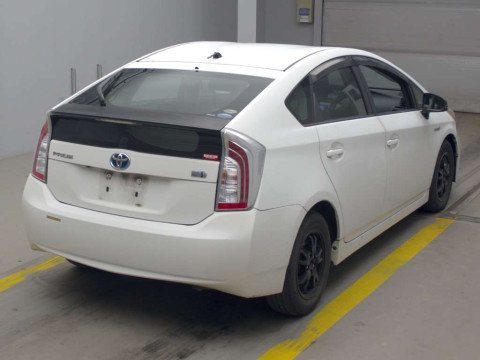 2013 Toyota Prius ZVW30[1]