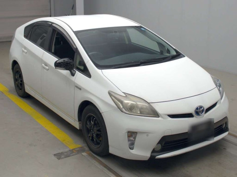 2013 Toyota Prius ZVW30[2]