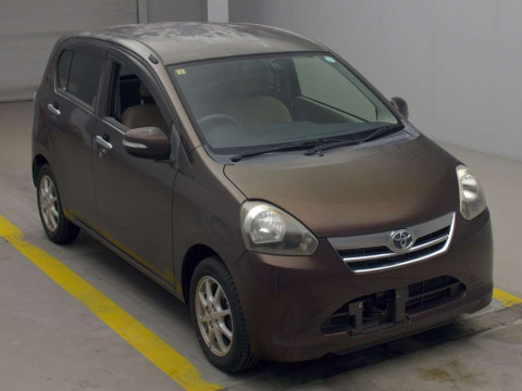 2012 Toyota Pixis Epoch LA300A[2]