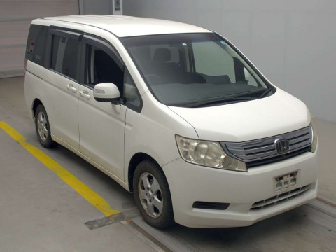 2010 Honda Step WGN RK1[2]