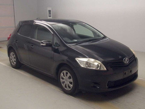 2009 Toyota Auris NZE151H[2]