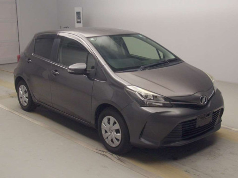 2014 Toyota Vitz NSP130[2]