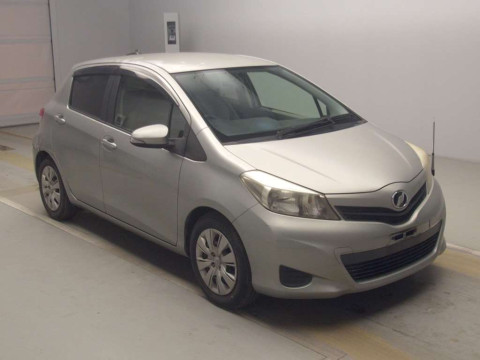 2012 Toyota Vitz NCP131[2]