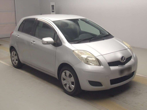 2008 Toyota Vitz SCP90[2]