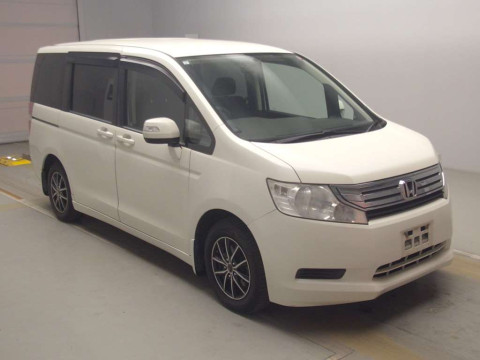 2010 Honda Step WGN RK1[2]