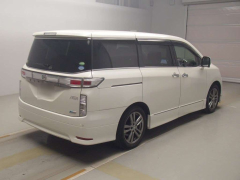 2013 Nissan Elgrand TE52[1]