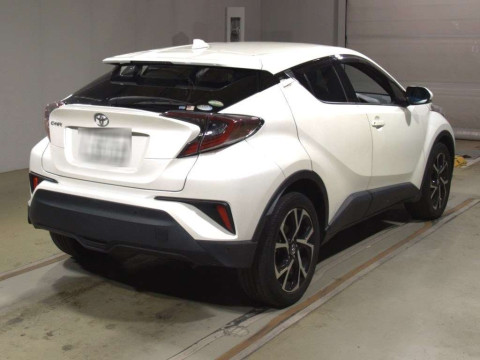 2017 Toyota C-HR NGX50[1]