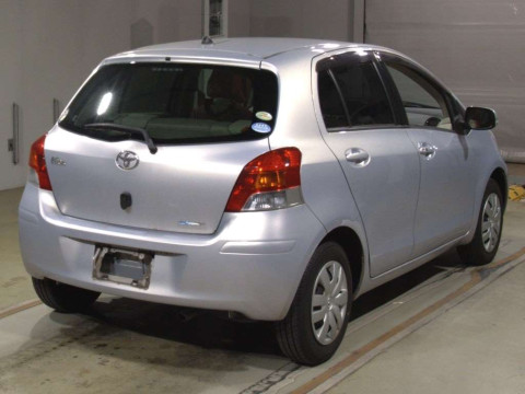 2010 Toyota Vitz SCP90[1]