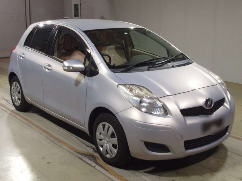 2010 Toyota Vitz SCP90[2]