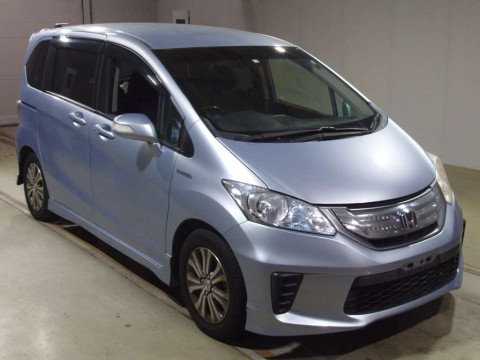 2012 Honda Freed hybrid GP3[2]