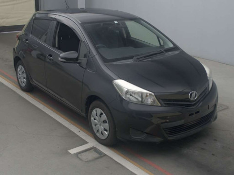 2014 Toyota Vitz NSP130[2]