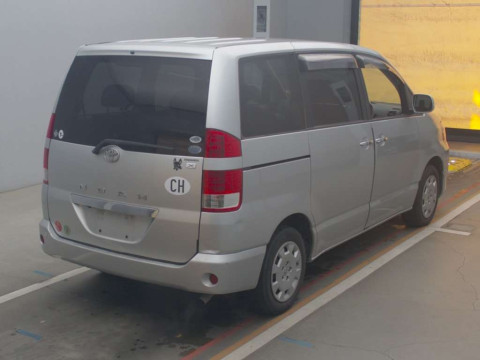 2006 Toyota Noah AZR60G[1]