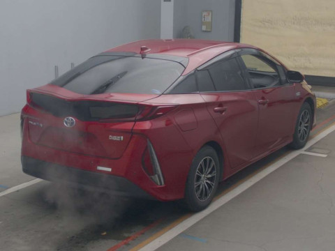 2018 Toyota Prius PHV ZVW52[1]