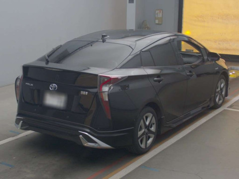 2017 Toyota Prius ZVW51[1]