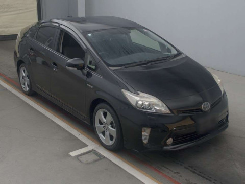 2014 Toyota Prius ZVW30[2]