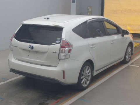 2015 Toyota Prius alpha ZVW41W[1]