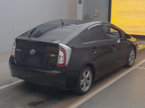 2012 Toyota Prius ZVW30[1]