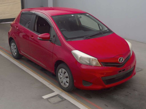 2013 Toyota Vitz KSP130[2]