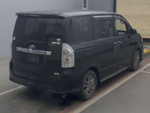 2014 Toyota Voxy ZRR70W[1]