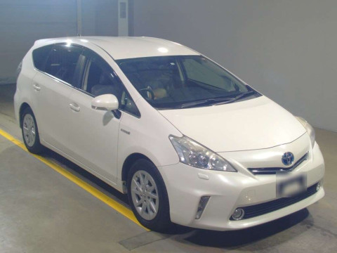 2012 Toyota Prius alpha ZVW40W[2]