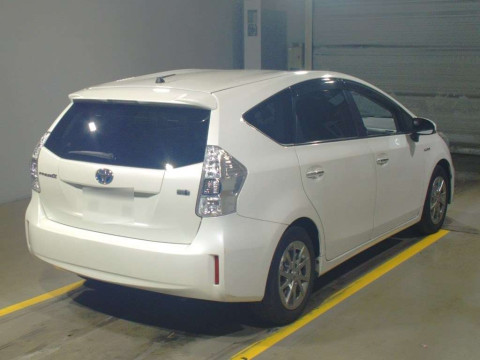 2014 Toyota Prius alpha ZVW41W[1]