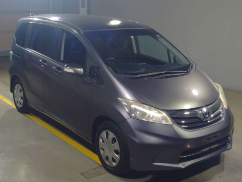 2011 Honda Freed GB3[2]