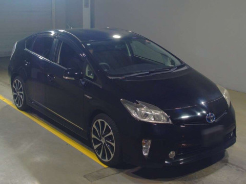 2014 Toyota Prius ZVW30[2]