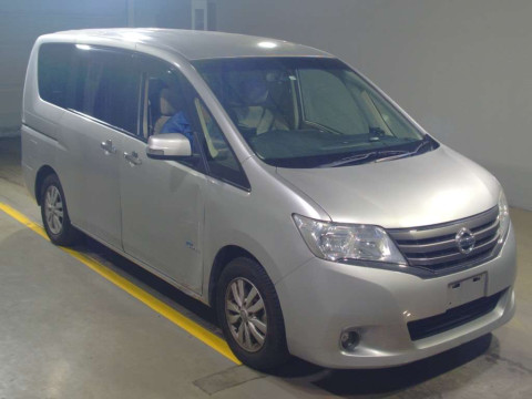 2012 Nissan Serena HC26[2]