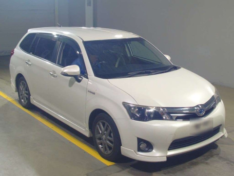 2014 Toyota Corolla Fielder NKE165G[2]