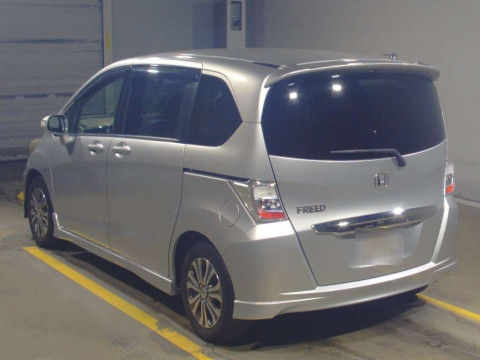 2012 Honda Freed GB3[2]