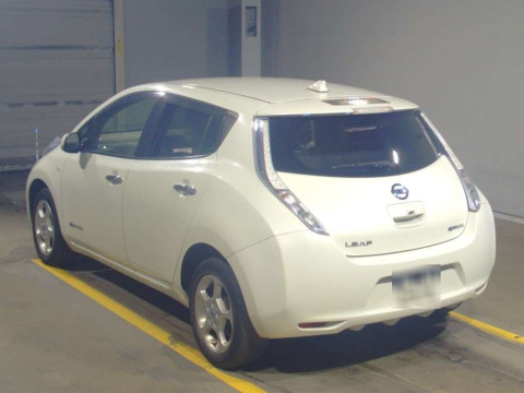 2012 Nissan Leaf ZE0[2]