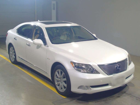 2009 Lexus LS UVF45[2]